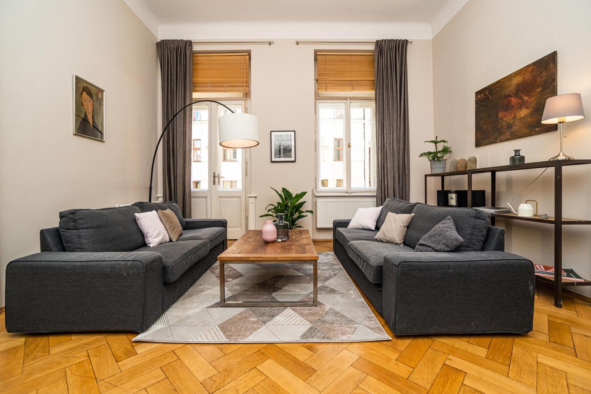 Large And Modern Apartment In The Heart Of Praga Exterior foto