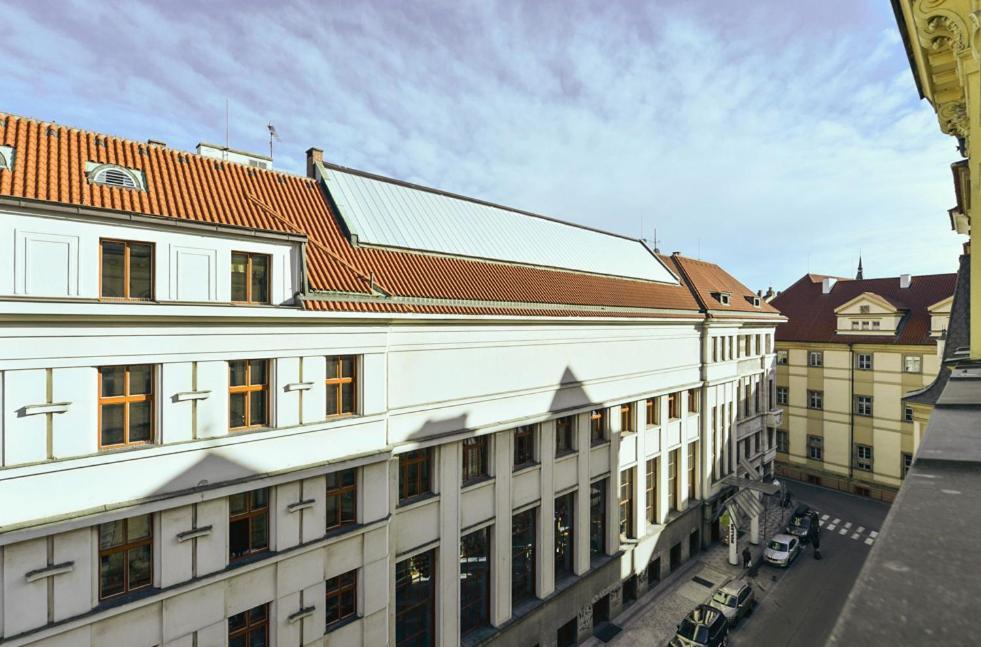 Large And Modern Apartment In The Heart Of Praga Exterior foto