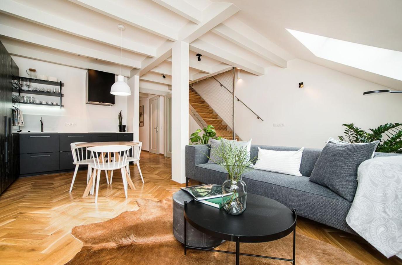 Large And Modern Apartment In The Heart Of Praga Exterior foto