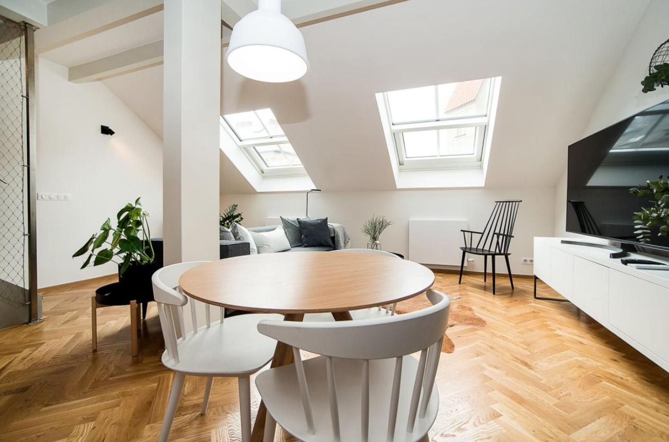 Large And Modern Apartment In The Heart Of Praga Exterior foto
