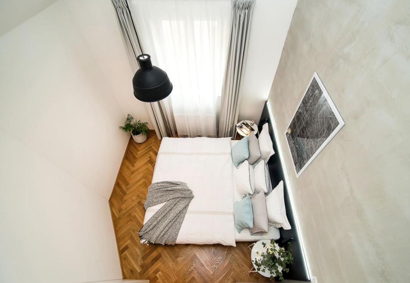 Large And Modern Apartment In The Heart Of Praga Exterior foto