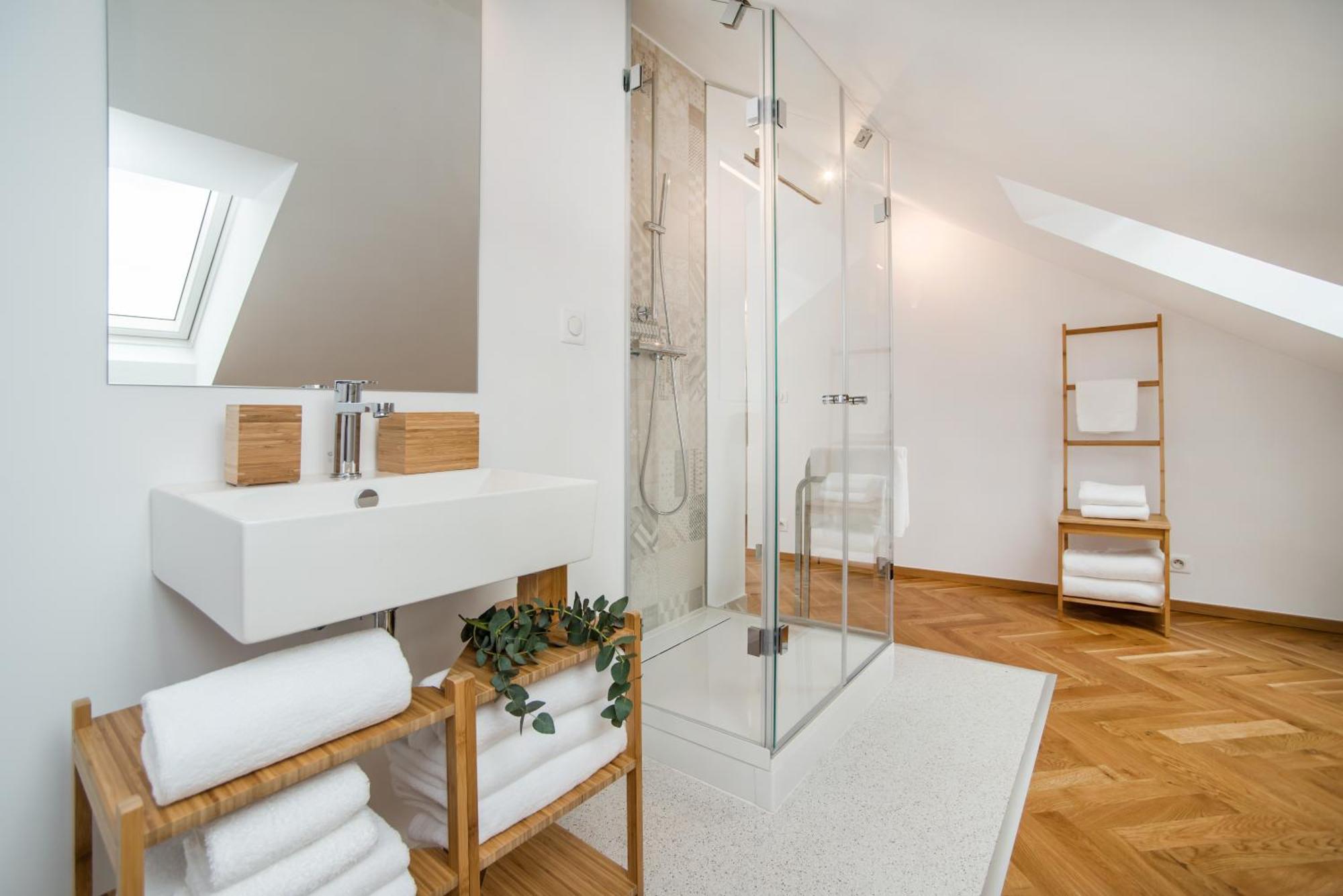 Large And Modern Apartment In The Heart Of Praga Exterior foto